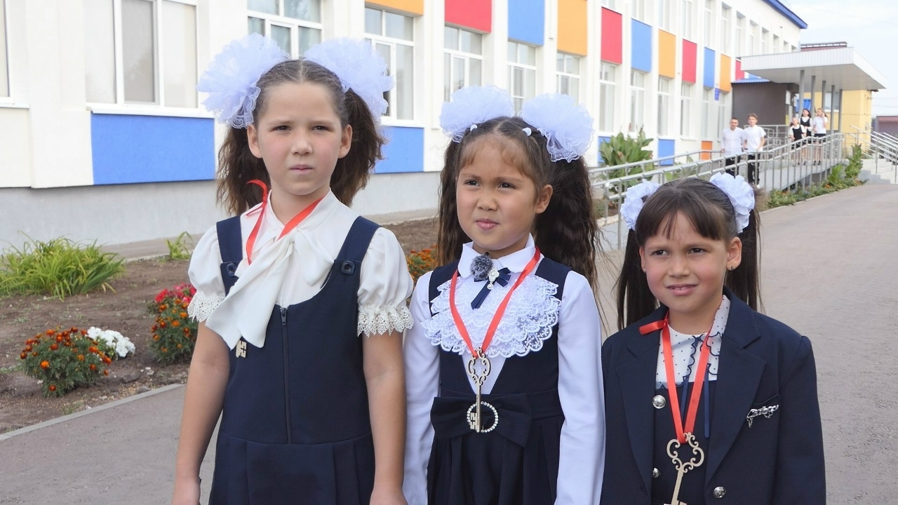 Нарядная, как первоклассница